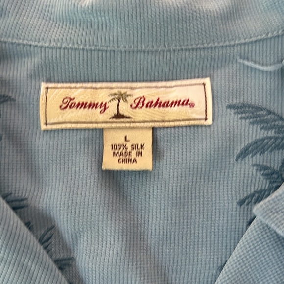 Light blue 100% silk Tommy Bahama button down - Picture 2 of 3